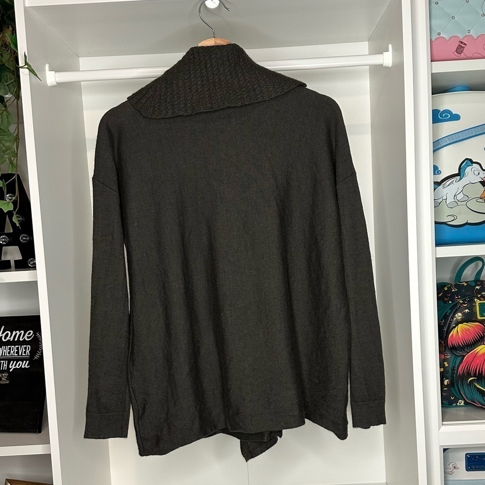 Ellen Tracy Merino Wool Buckle Sweater Cowl Neck Green Size M Old Money - Picture 2 of 12
